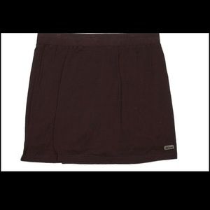 Curves skort‎